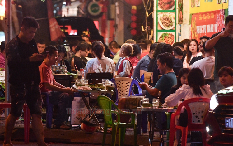 Top 10 Địa điểm ăn khuya Đà Nẵng ngon & đông khách nhất